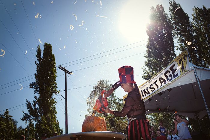 chainsaw_pumpkin_carving chainsaw_pumpkin_carving